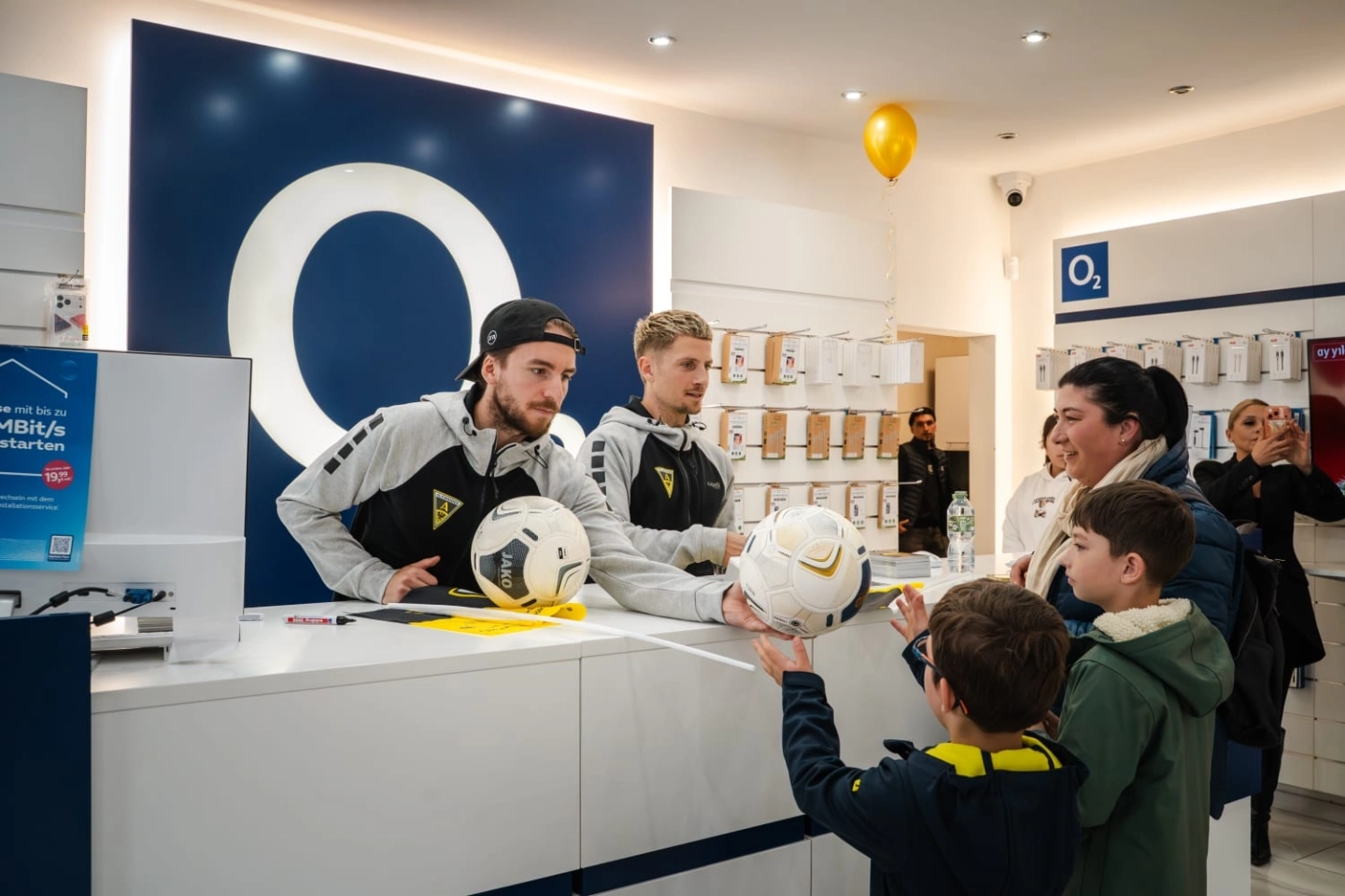 Autogrammstunde mit den Alemannia-Aachen-Spielern