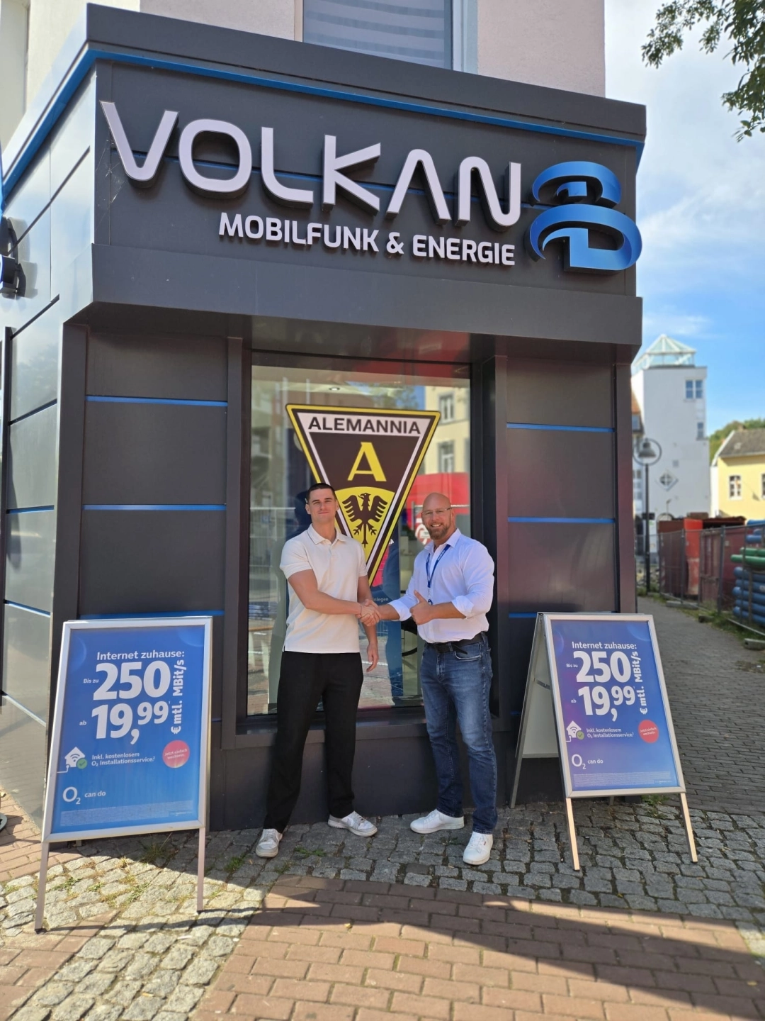 Volkan Mobilfunk verlängert Partnerschaft mit Alemannia Aachen | o2 Partner Stolberg